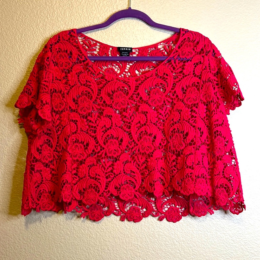 Torrid lace crop top (A-15)